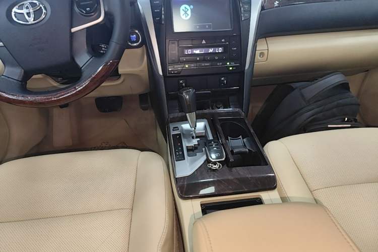 Used Toyota Camry 2015 2.5G Luxury Navigation Edition Gear Lever