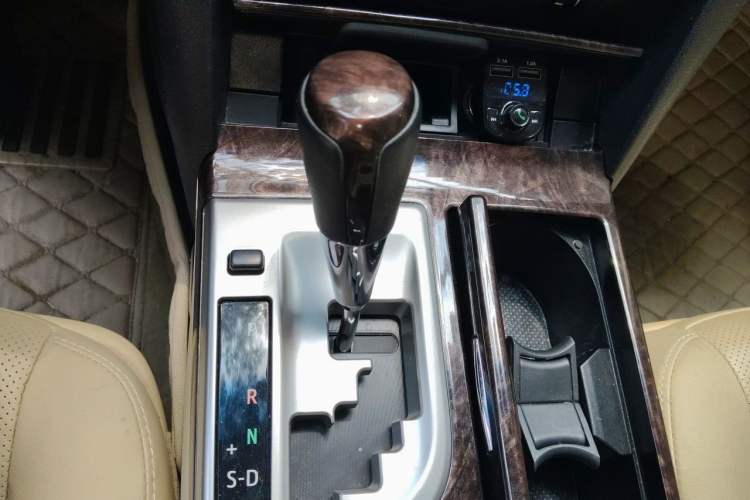 Used Toyota Camry 2015 2.0G Premier Edition Gear Lever