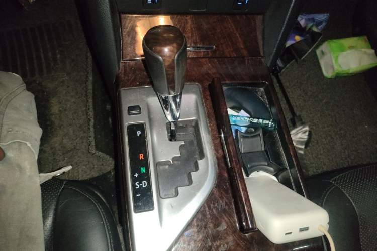 Used Toyota Camry 2015 2.0G Premier Edition Gear Lever