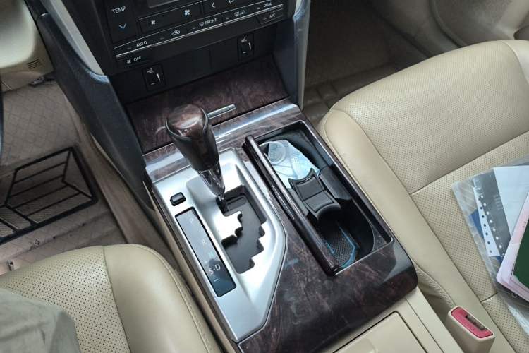 Used Toyota Camry 2015 2.0G Premier Edition Gear Lever