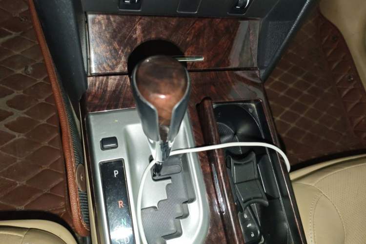 Used Toyota Camry 2015 2.0G Premier Edition Gear Lever