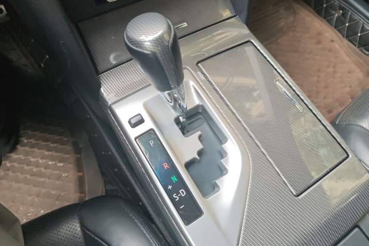 Used Toyota Camry 2015 Junrui 2.0S Activa Edition Gear Lever