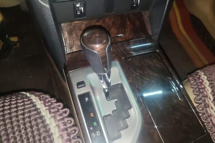 Used Toyota Camry 2015 2.0G Premier Edition Gear Lever