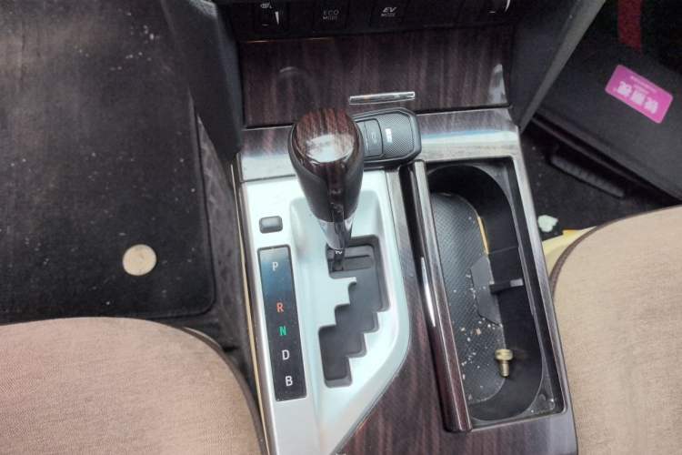 Used Toyota Camry 2015 Dual-Engine 2.5 HG Luxury Navigation Edition Gear Lever