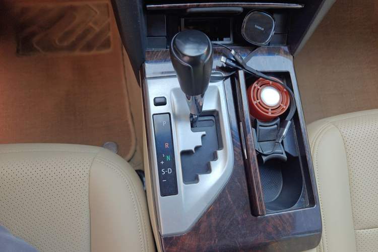 Used Toyota Camry 2015 2.0E Elite Edition Gear Lever