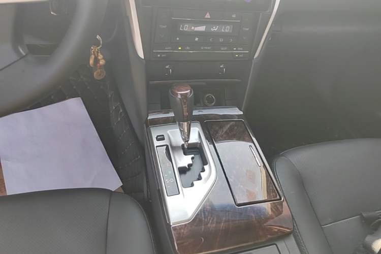 Used Toyota Camry 2015 2.0G Premier Edition Gear Lever