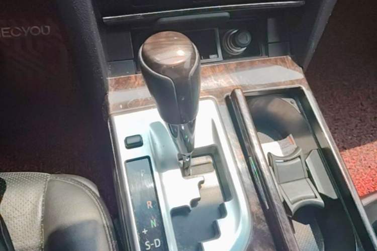 Used Toyota Camry 2015 2.0G Luxury Edition Gear Lever