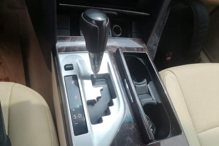 Used Toyota Camry 2015 2.0E Elite Edition Gear Lever