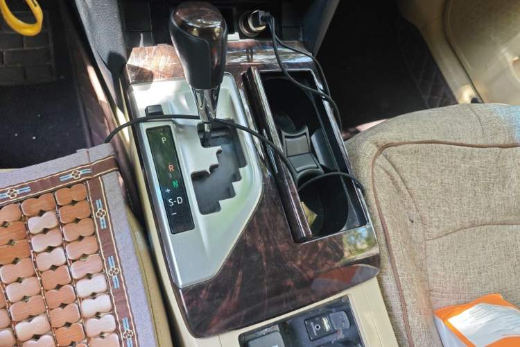 Used Toyota Camry 2015 2.0G Premier Edition Gear Lever