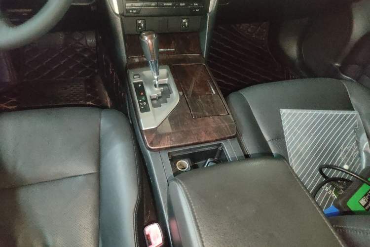 Used Toyota Camry 2015 2.0G Premier Edition Gear Lever