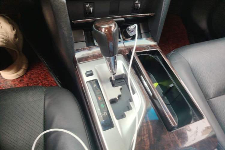 Used Toyota Camry 2015 2.0G Premier Edition Gear Lever