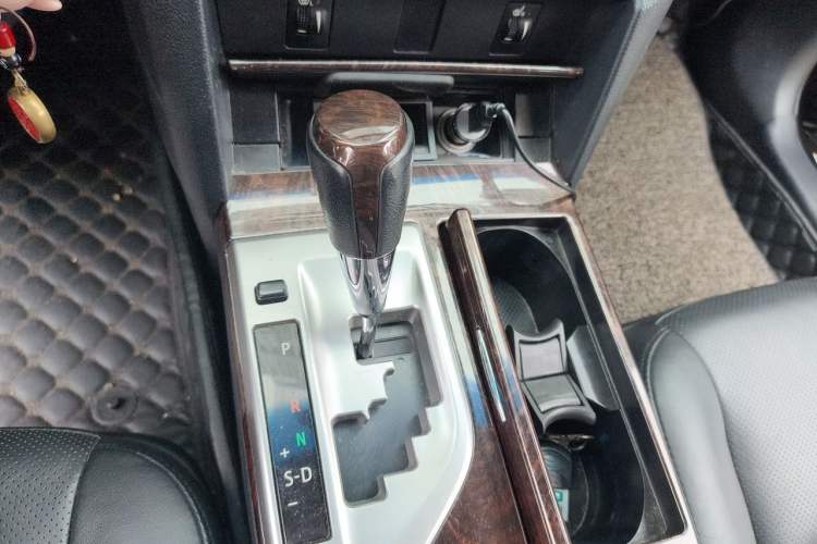 Used Toyota Camry 2015 2.0G Premier Edition Gear Lever