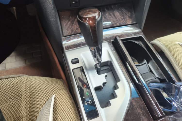 Used Toyota Camry 2015 2.0G Premier Edition Gear Lever