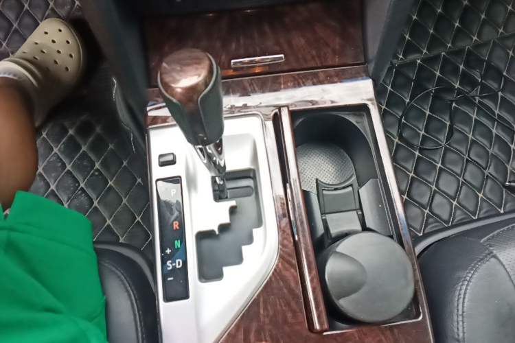 Used Toyota Camry 2015 2.0G Premier Edition Gear Lever