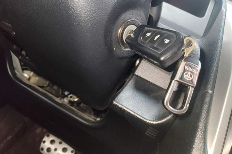 Used Toyota Camry 2015 Junrui 2.0S Activa Edition Interior 1