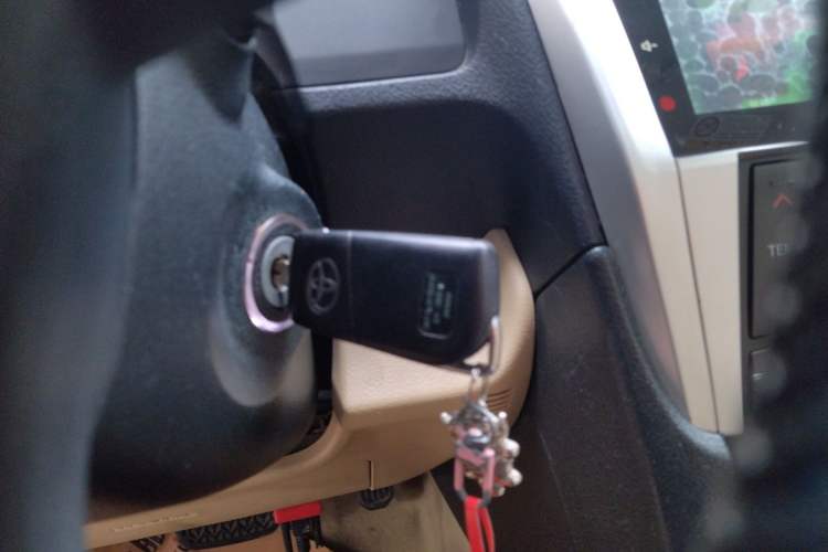 Used Toyota Camry 2015 2.0G Premier Edition Interior 1