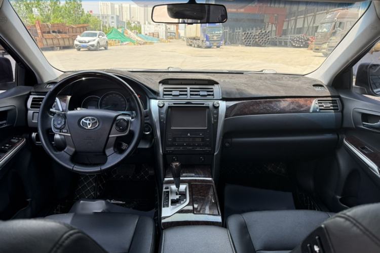 Used Toyota Camry 2015 2.5G Luxury Navigation Edition Interior 1