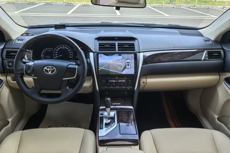 Used Toyota Camry 2015 2.0G Premier Edition Interior 2