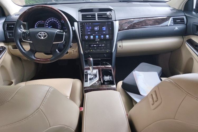 Used Toyota Camry 2015 2.0G Premier Edition Interior 2