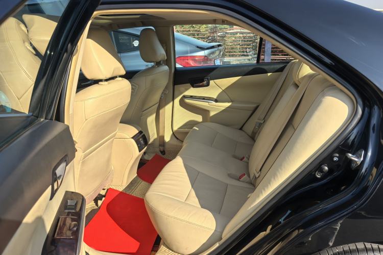 Used Toyota Camry 2015 2.0G Premier Edition Interior 2