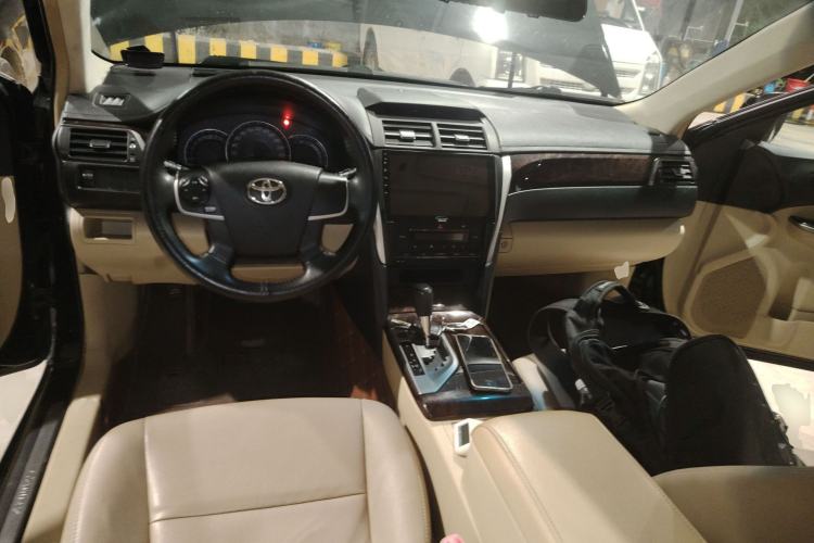 Used Toyota Camry 2015 2.0E Elite Edition Interior 2