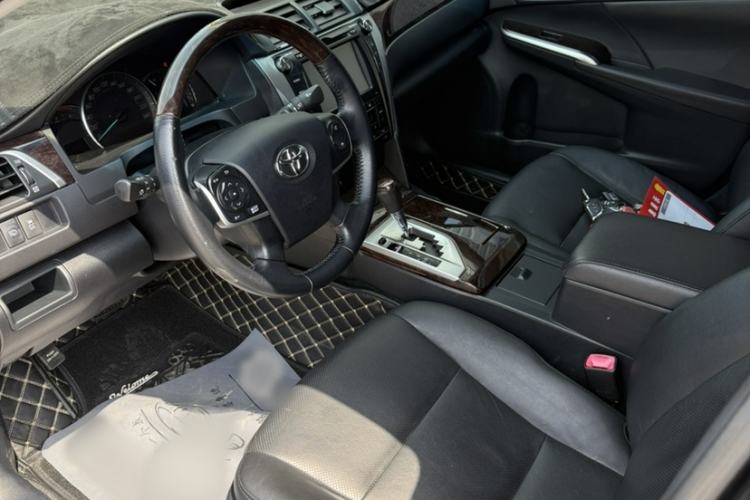 Used Toyota Camry 2015 2.5G Luxury Navigation Edition Interior 2