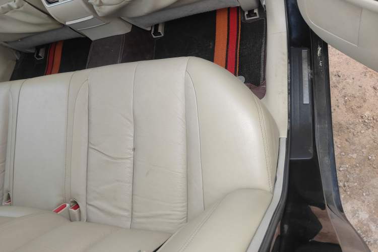 Used Toyota Camry 2015 2.0G Premier Edition Interior 3
