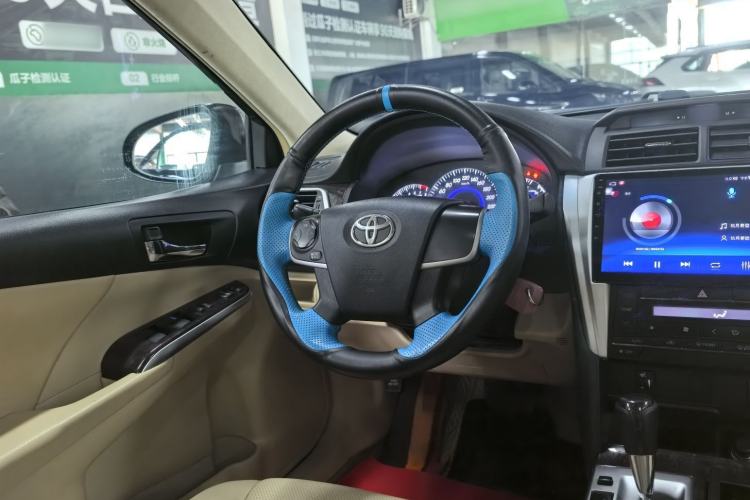 Used Toyota Camry 2015 2.0G Premier Edition Interior 3