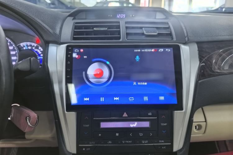 Used Toyota Camry 2015 2.0G Premier Edition Interior 9