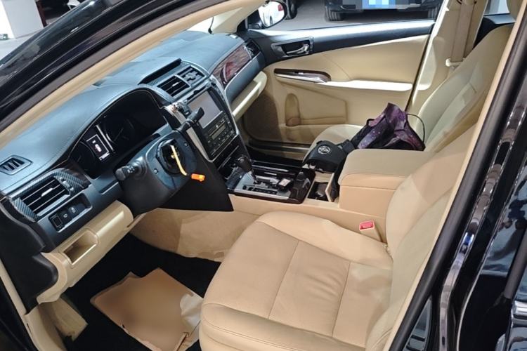 Used Toyota Camry 2015 Dual-Engine 2.5 HG Luxury Navigation Edition Left Front Seat
