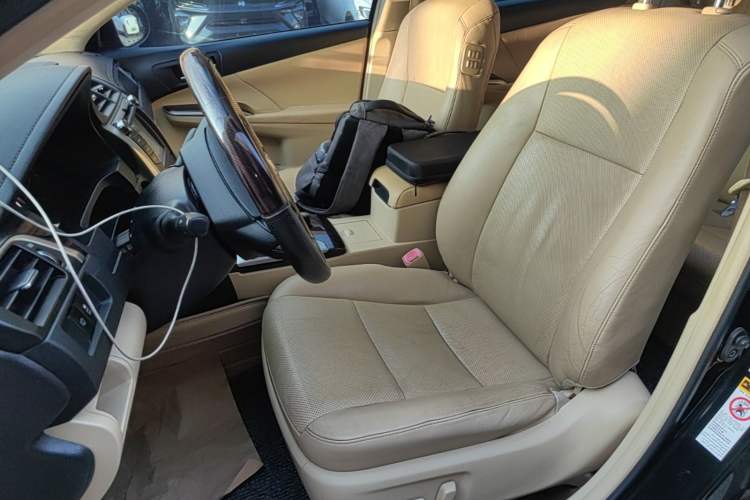 Used Toyota Camry 2015 Dual-Engine 2.5 HG Luxury Navigation Edition Left Front Seat