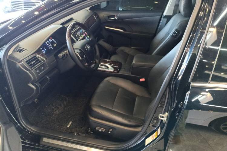 Used Toyota Camry 2015 2.0G Premier Edition Left Front Seat