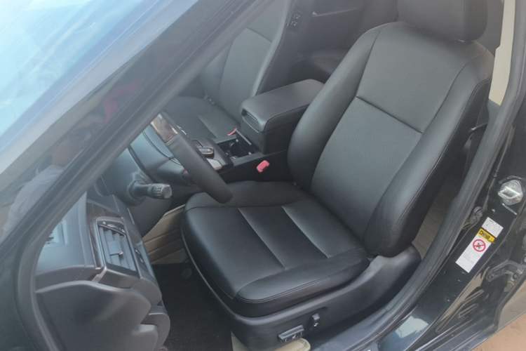 Used Toyota Camry 2015 2.5G Luxury Navigation Edition Left Front Seat