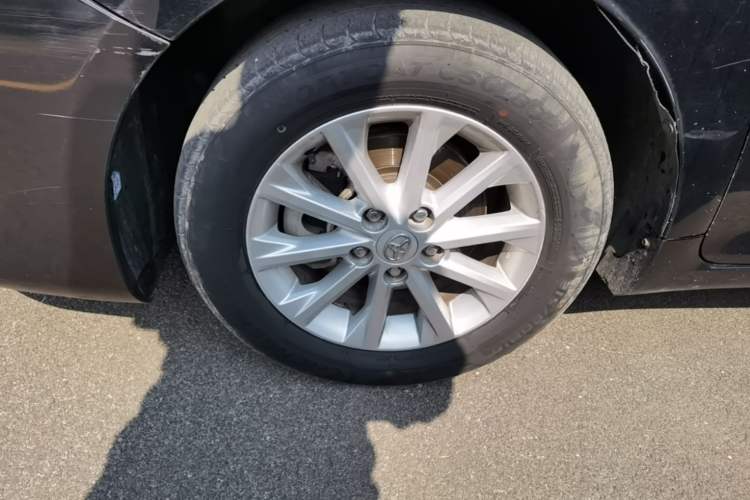 Used Toyota Camry 2015 2.0G Premier Edition Left Front Wheel Hub