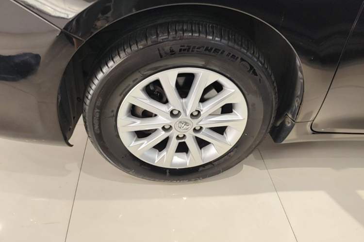 Used Toyota Camry 2015 2.0G Premier Edition Left Front Wheel Hub