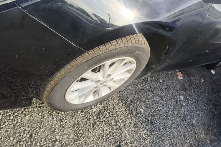 Used Toyota Camry 2015 2.0E Elite Edition Left Front Wheel Hub