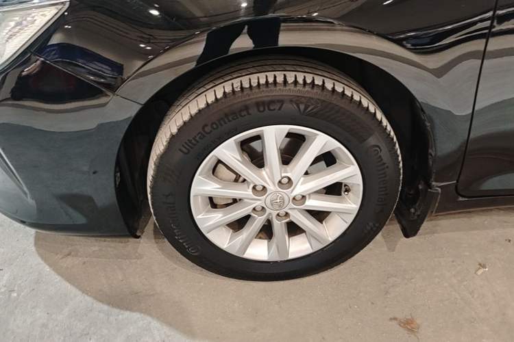 Used Toyota Camry 2015 Dual-Engine 2.5 HG Luxury Navigation Edition Left Front Wheel Hub