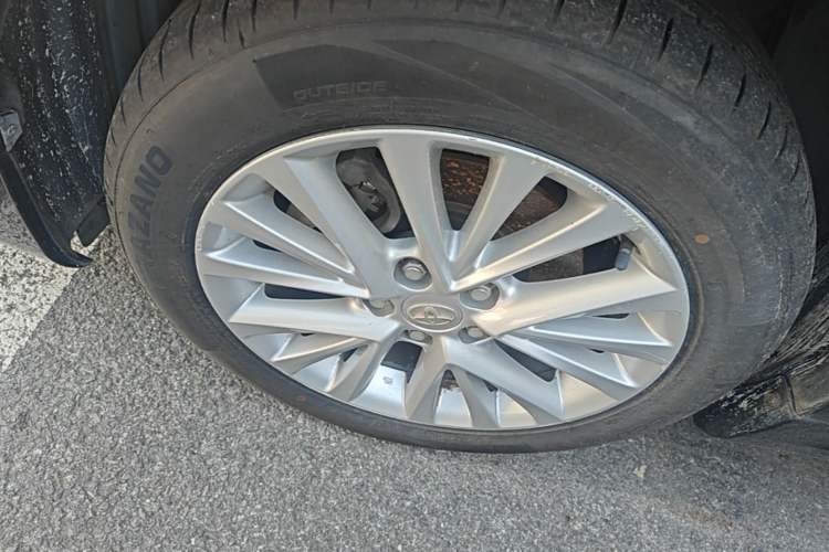 Used Toyota Camry 2015 2.5G Luxury Navigation Edition Left Front Wheel Hub