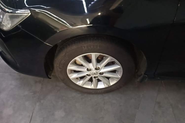 Used Toyota Camry 2015 2.0G Premier Edition Left Front Wheel Hub