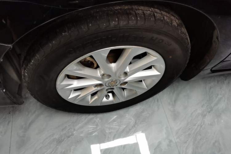 Used Toyota Camry 2015 2.0G Premier Edition Left Front Wheel Hub