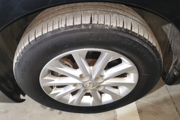 Used Toyota Camry 2015 2.0G Premier Edition Left Front Wheel Hub