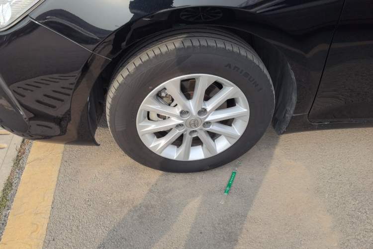 Used Toyota Camry 2015 2.0G Premier Edition Left Front Wheel Hub