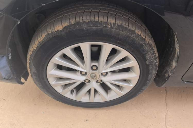 Used Toyota Camry 2015 2.5G Luxury Navigation Edition Left Front Wheel Hub
