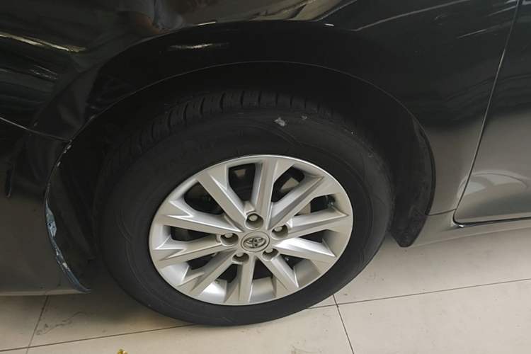 Used Toyota Camry 2015 2.0G Premier Edition Left Front Wheel Hub