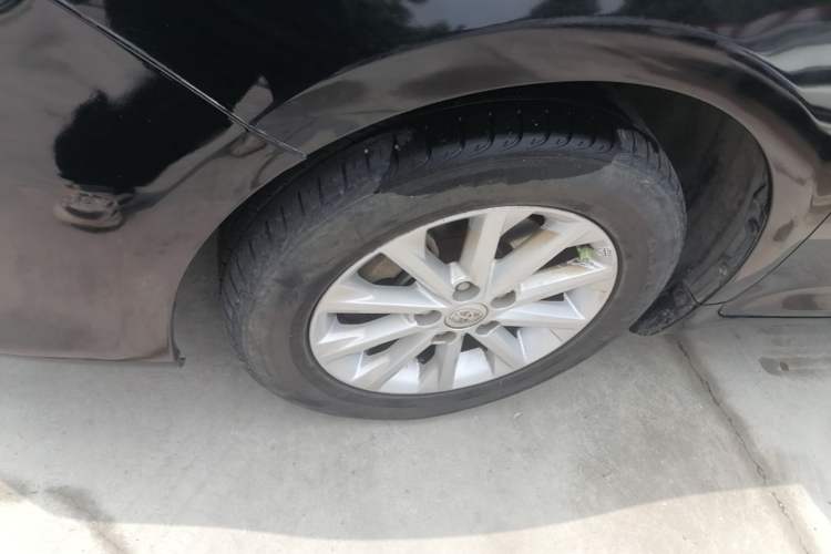 Used Toyota Camry 2015 2.0E Elite Edition Left Front Wheel Hub