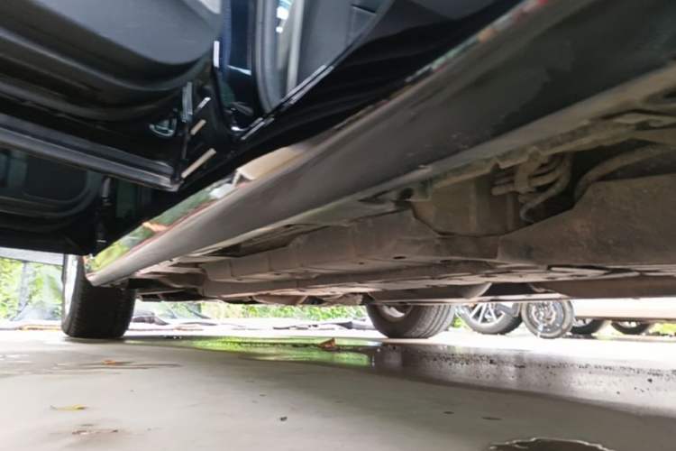 Used Toyota Camry 2015 2.0G Premier Edition Left Side Sill