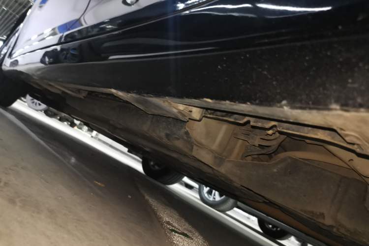 Used Toyota Camry 2015 2.0G Premier Edition Left Side Sill