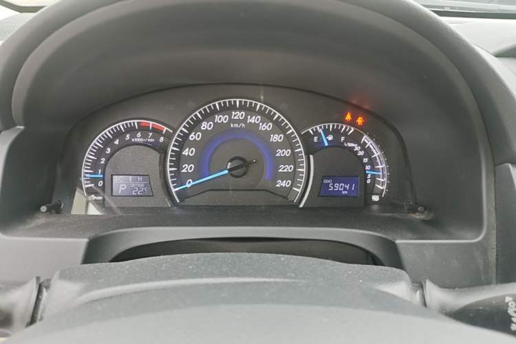 Used Toyota Camry 2015 2.5G Luxury Navigation Edition Odometer Close Up