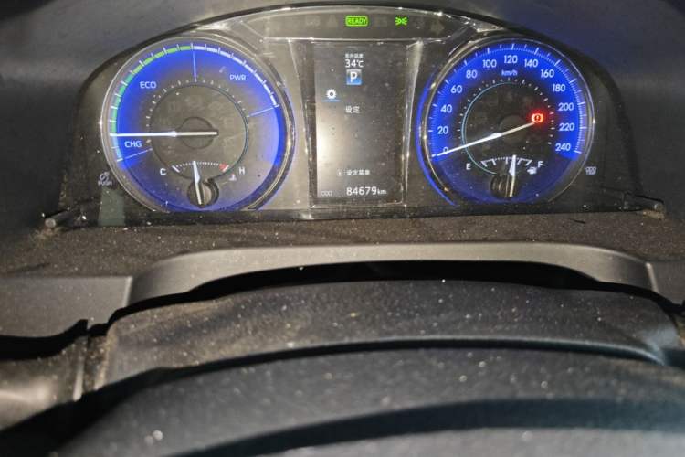Used Toyota Camry 2015 Dual-Engine 2.5 HG Luxury Navigation Edition Odometer Close Up