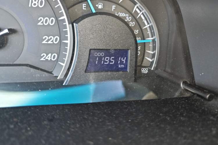 Used Toyota Camry 2015 2.0E Elite Edition Odometer Close Up